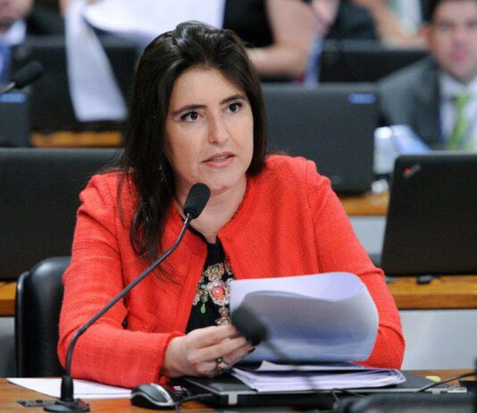 Simone Tebet visita núcleo de tecnologia em saúde da UEPB e faz caminhada por ruas de Campina Grande nesta terça-feira