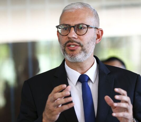 Ministro anuncia liberação das verbas destinadas a universidades Anúncio foi feito pelas redes sociais