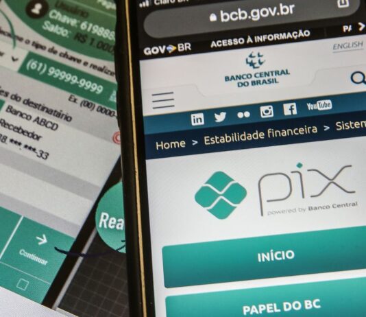 Pix consolida-se como meio de pagamento mais usado no país. Em dois anos, foram feitas 26 bilhões de transações pela ferramenta