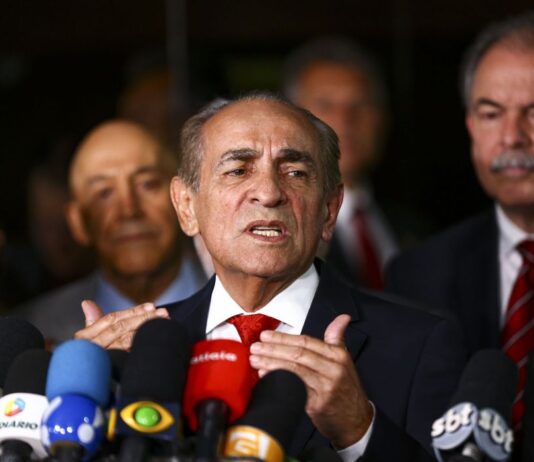 PEC da Transição é formalizada no Senado. Texto exclui Bolsa Família do teto de gastos por 4 anos