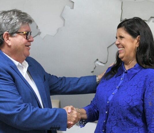 João Azevêdo tira licença e a vice-governadora Lígia Feliciano assume interinamente o cargo