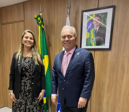 Em Brasília, Carol Gomes se reúne com autoridades em busca de melhorias da área de saúde de Campina Grande