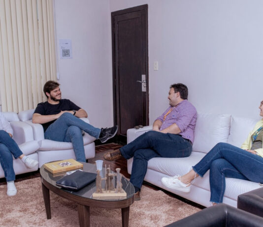 Bruno recebe visita de representantes da Gol Linhas Aéreas para tratar de novo voo da empresa para Campina Grande e ampliação da pista do “João Suassuna”