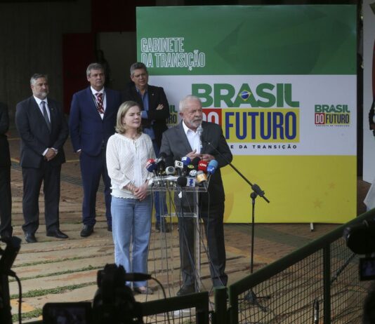 Equipe econômica terá autonomia, mas eu que fui eleito, diz Lula. Maiores decisões na área econômica terão sempre sua participação