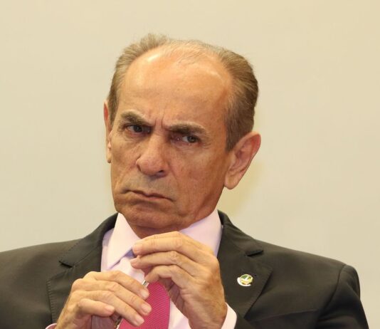 Relator do Orçamento diz que recursos de emendas serão redistribuídos. Previsão era de R$ 19,4 bilhões no chamado orçamento secreto