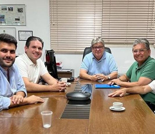 Cúpula do Republicanos se reúne com João Azevêdo após definição das candidaturas de Branco Mendes e Adriano Galdino