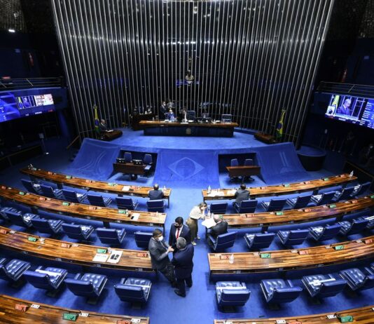 Senado aprova PEC da Transição. A matéria vai a Câmara dos Deputados
