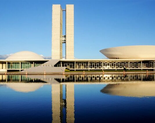 Lula deve definir estrutura do governo neste domingo e destravar anúncio de ministros