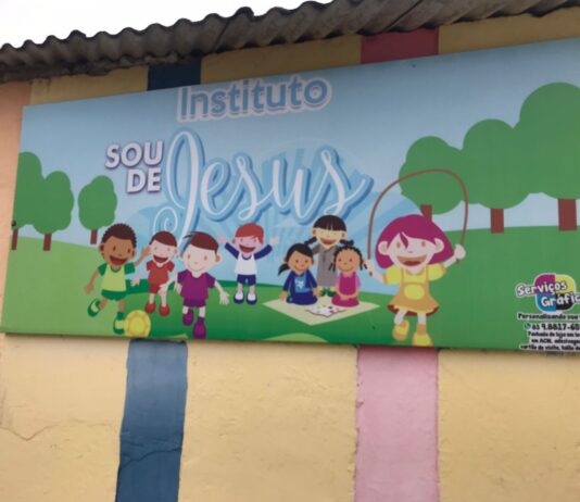 Crianças pedem shampoo, sabonete e roupas em cartinhas de Natal na PB: ‘sonho’. Maior parte dos pedidos das crianças atendidas por instituto é de material escolar. Poucas delas pedem brinquedos.