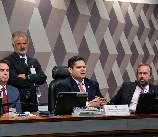 CCJ aprova PEC da Transição; texto vai ao Plenário