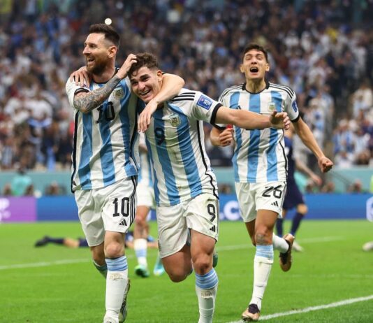 Com brilho de Messi e Álvarez, Argentina chega à final da Copa. Hermanos derrotam Croácia por 3 a 0 e alcançam decisão