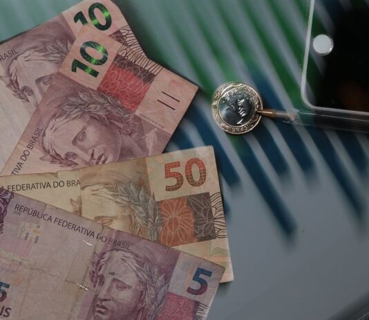 Bloqueio no orçamento das universidades federais é suspenso Informação foi confirmada por entidades do ensino superior