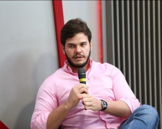 Prefeito Bruno Cunha Lima admite possibilidade de um deputado integrar sua equipe