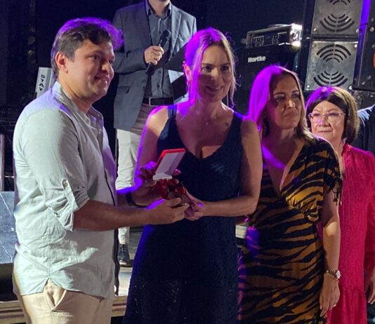 Senadora Daniella Ribeiro recebe homenagem da Adepdel-PB