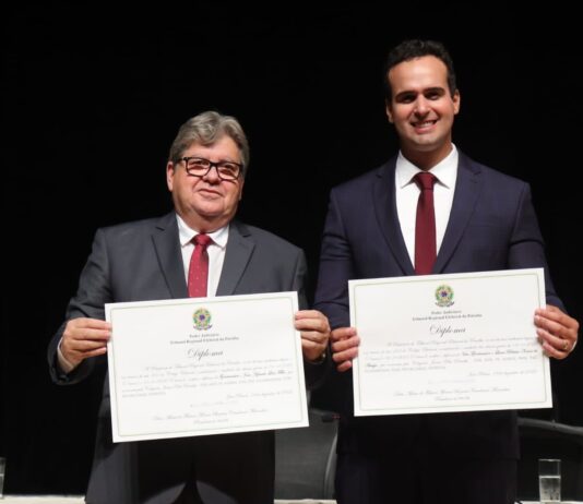 João Azevêdo é diplomado para segundo mandato com discurso de união e harmonia institucional