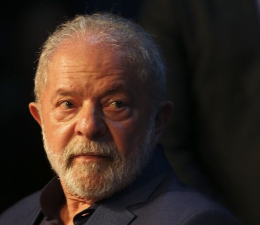 Em mensagem de Natal, Lula lembra vítimas da covid e das chuvas. Presidente eleito divulgou mensagem nas redes sociais