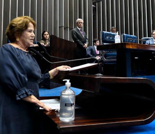 Na despedida de Nilda Gondim, senadores destacam momento histórico do Senado e elogiam atuação da senadora na defesa da mulher e das causas sociais