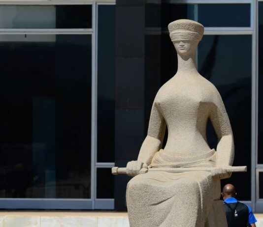 STF suspende julgamento sobre legalidade do orçamento secreto. Sessão foi suspensa com placar de 5 votos a 4 contra emendas RP9