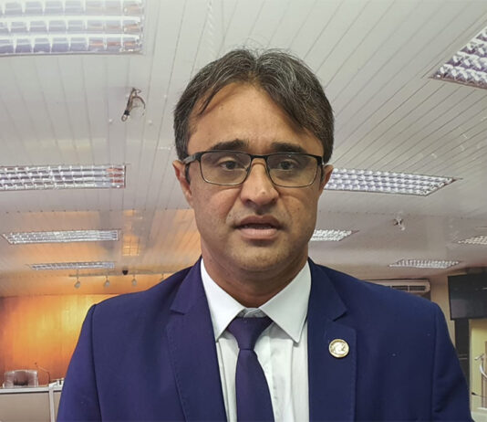 Vereador de Campina Grande acerta filiação ao MDB