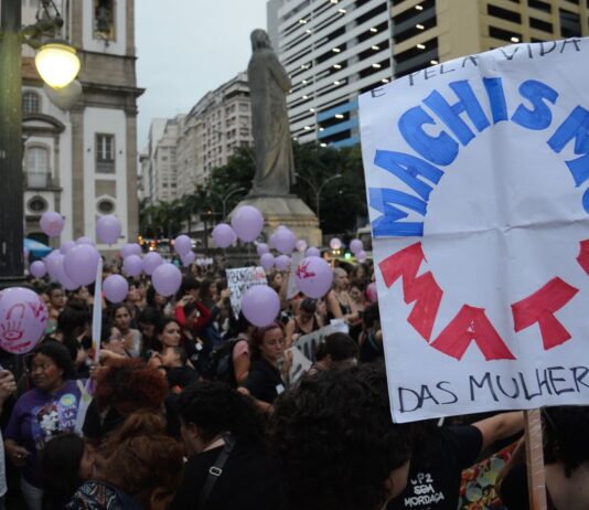 Feminicídio: oito anos após aprovação da lei, casos aumentam. Desmonte da rede de proteção à mulher facilitou crime