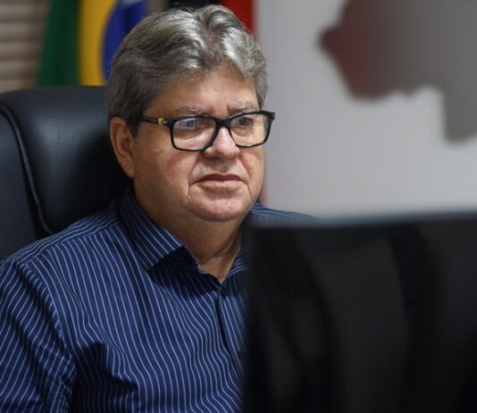 Governo da PB define reajustes salariais para professores, PM, PC, Polícia Penal e Corpo de Bombeiros