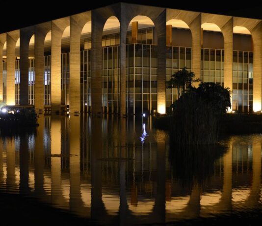 Brasil volta a integrar a Celac; entenda o que é o bloco regional. Decisão foi anunciada pelo Itamaraty