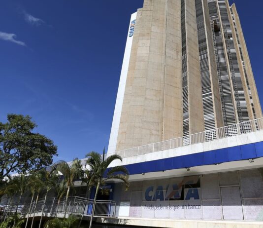 Caixa suspende crédito consignado para beneficiários do Bolsa Família. Contratações já realizadas não passarão por mudanças