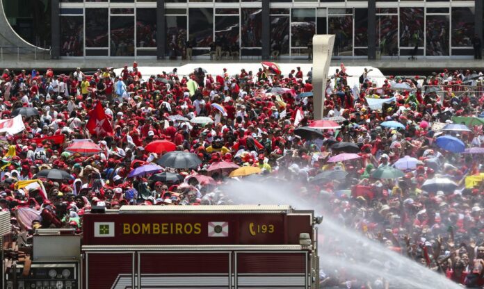 cerimonia_de_posse_luiz_inacio_lula_da_silva0101233203
