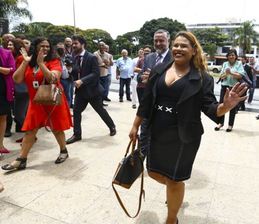 EBC reencontrará seu propósito, diz nova presidenta Kariane Costa. Segundo ela, EBC terá olhar para excluídos da mídia comercial