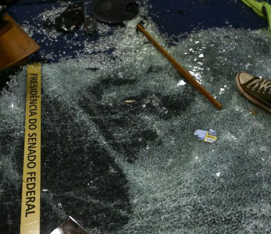 DESCASO DOS VÂNDALOS E TERRORISTAS GOLPISTS: : Iphan e Ibram vão recuperar obras de arte danificadas por terroristas. Ministério da Cultura fez uma reunião para requisitar servidores