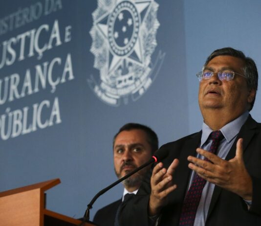 Dino diz que PF fará novas prisões de participantes de atos golpistas. Prejuízos estão avaliados em R$ 10 milhões