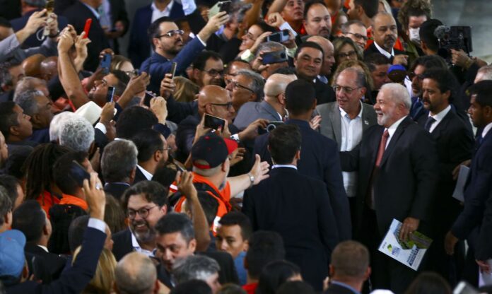 lula-centrais-sindicais1_mcamgo_abr_180120231818-12