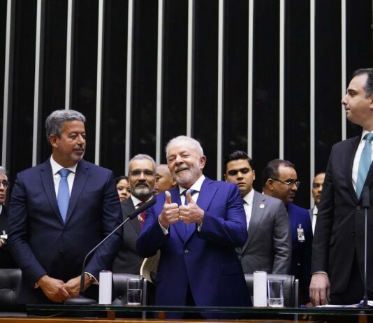 Democracia foi a grande vitoriosa, diz Lula em discurso de posse. Congresso empossa 39º presidente da República do Brasil