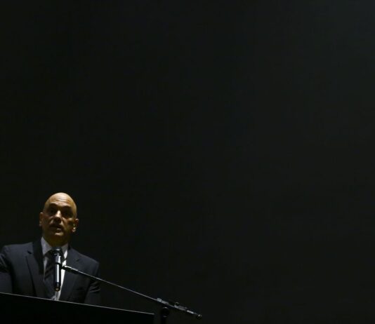 Moraes determina prisão do ex-comandante da PM e de Anderson Torres. Medida do ministro do STF é referente a atos antidemocráticos