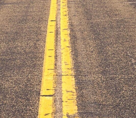 TRAGÉDIA: Pastor e cachorro morrem em acidente na BR-104, na Paraíba, e quatro pessoas ficam feridas