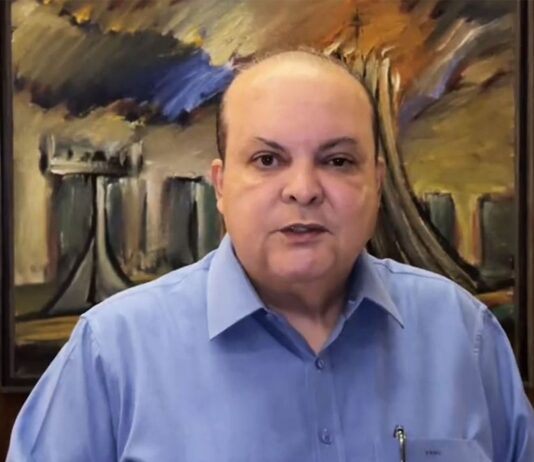 Governador afastado do DF é alvo de busca e apreensão da PF. Ibaneis é investigado no inquérito sobre atos golpistas