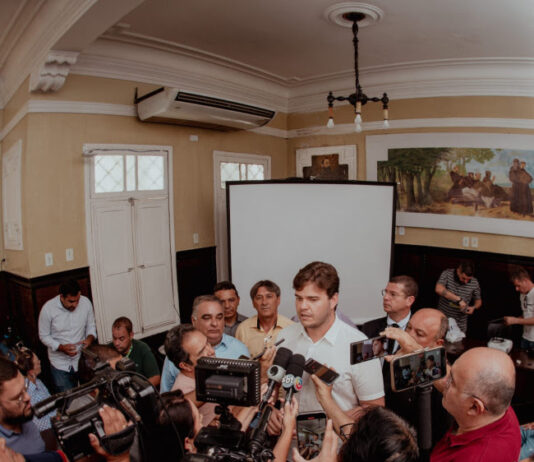 Bruno revela solução emergencial para enfrentar problema na estrutura energética do ISEA e anuncia projeto para a construção de nova maternidade em Campina Grande