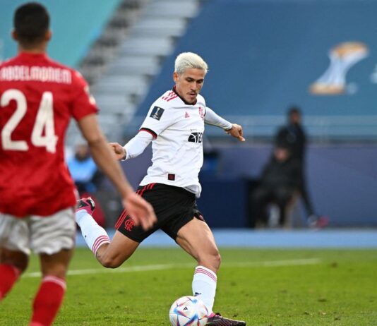Flamengo derrota Al Ahly e termina o mundial em 3° lugar. Gabigol e Pedro marcaram os gols da vitória