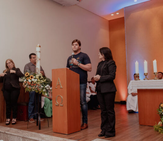 Bruno participa da abertura do 26º Crescer e exalta a valorização espiritual dos laços familiares