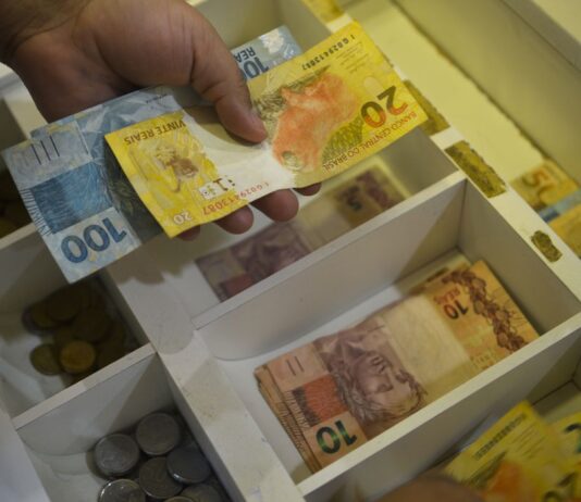 Governo retoma consignado do Bolsa Família com novas regras. Total de prestações não pode exceder seis parcelas sucessivas