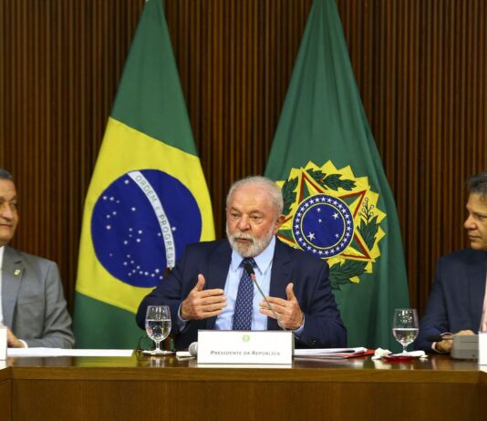 “Não podemos ficar chorando o dinheiro que falta”, diz Lula. Presidente defende melhoria da qualidade de vida da população