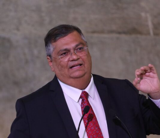 Flávio Dino diz que Polícia Federal mostrou hoje que não é aparelhada. Ministro descarta atuação policial por motivos políticos