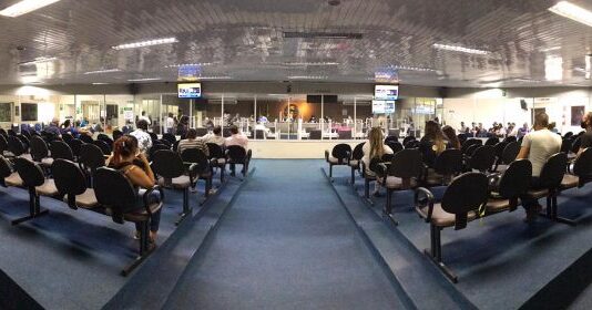 Justiça suspende sessão extraordinária da Câmara de Campina Grande