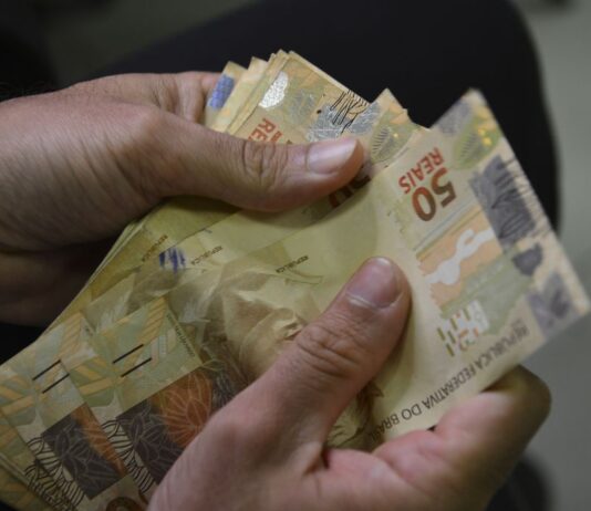 Bolsa Família: famílias maiores terão adicional de R$ 50. Valor será creditado para famílias com dependentes entre 7 e 18 anos