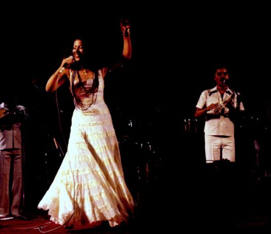 Clara Nunes: 40 anos do adeus à artista mineira Cantora falou de liberdade e lutou contra o racismo religioso