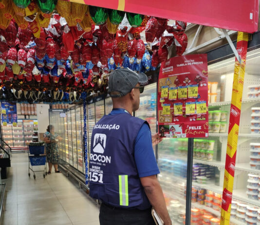 Procon de Campina realiza Operação Semana Santa e autua estabelecimentos por irregularidades na venda de ovos de chocolate e de pescados
