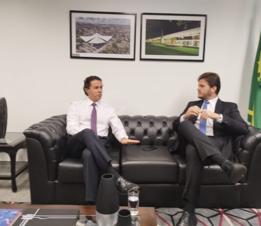 Veneziano recebe Bruno Cunha Lima em Brasília para tratar de celeridade nas operações de crédito em favor de Campina Grande