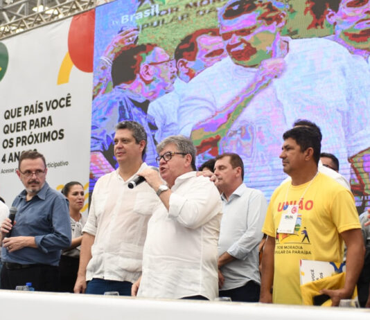 João Azevêdo destaca os novos caminhos para o país na plenária paraibana do PPA nacional