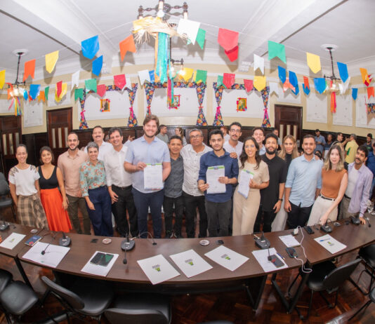 Bruno homologa resultado do Concurso para Requalificação da Feira Central de Campina Grande e assina contrato com equipe vencedora