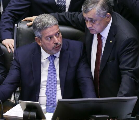 Votação do marco fiscal é concluída na Câmara e texto vai ao Senado. Deputados rejeitaram todos os destaques pendentes